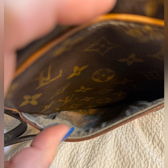 🔥 ✨Louis Vuitton Danube Monogram Crossbody Vintage-AUTHENTIC - Picture 7 of 14